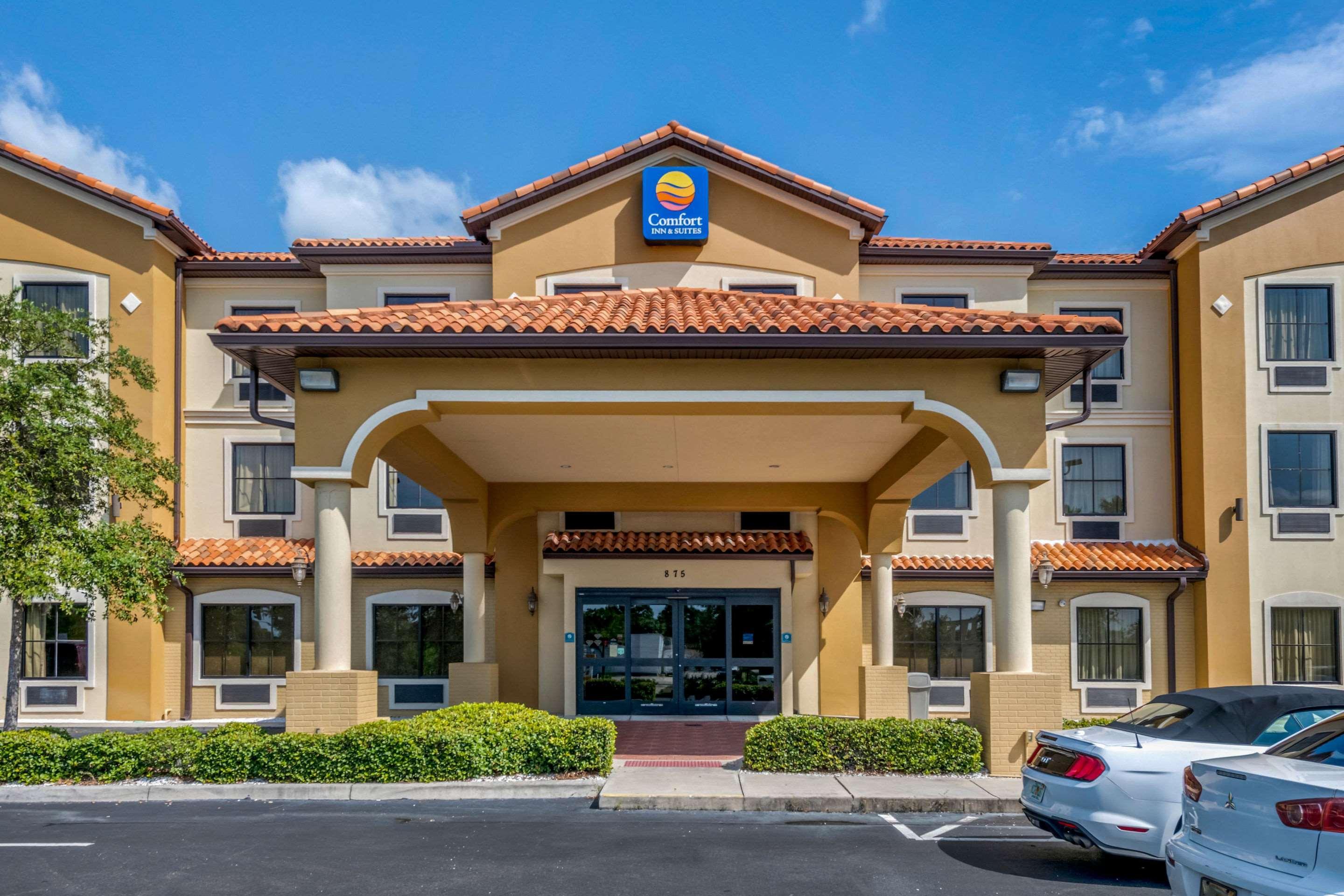 Comfort Inn & Suites Northeast - Gateway St. Petersburg Esterno foto